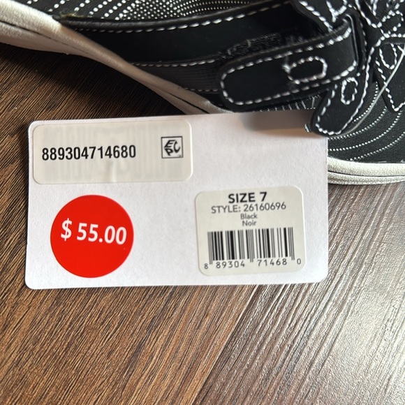 *NWT* Clark’s Cloudsteppers Black - Picture 4 of 6